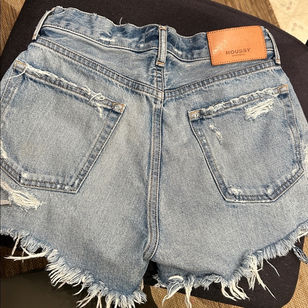 MOUSSY VINTAGE Distressed High Waist Button Closure Denim Jean Shorts - Picture 3 of 4